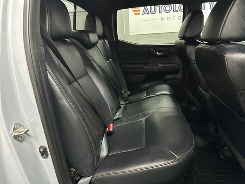 Used 2019 Toyota Tacoma TRD Off-Road image 21