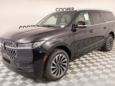 New 2026 Lincoln Navigator L Black Label AWD/4WD image 10