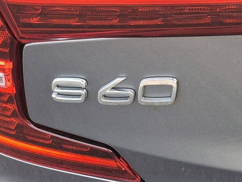 Used 2021 Volvo S60 T5 Inscription image 29