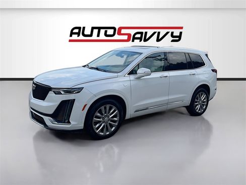 Used 2022 Cadillac XT6 Premium Luxury image 3