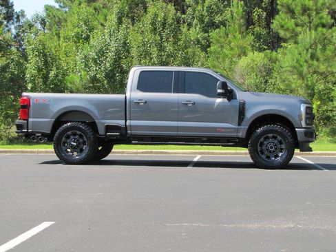 Used 2024 Ford F250 Lariat w/ Lariat Ultimate Package AWD/4WD image 4