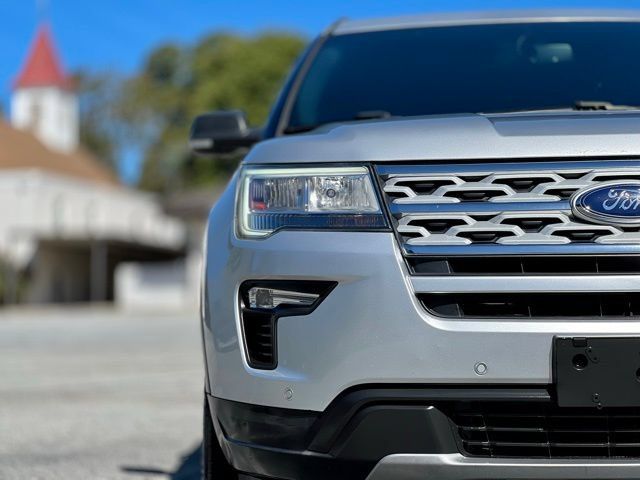 Used 2019 Ford Explorer XLT w/ Equipment Group 202A AWD/4WD image 5