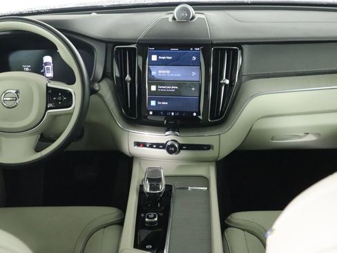 Used 2023 Volvo XC60 B5 Ultimate image 14