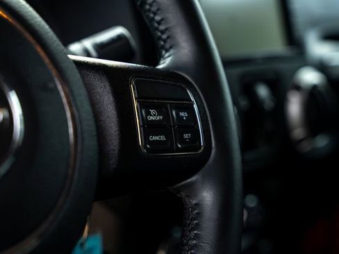 Used 2017 Jeep Wrangler Unlimited Rubicon w/ Connectivity Group AWD/4WD image 32