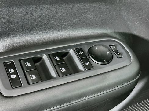 Used 2025 Hyundai Santa Fe SEL FWD image 15