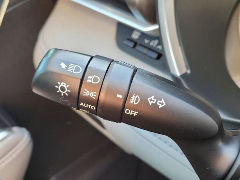 Used 2024 Toyota Highlander XLE image 36