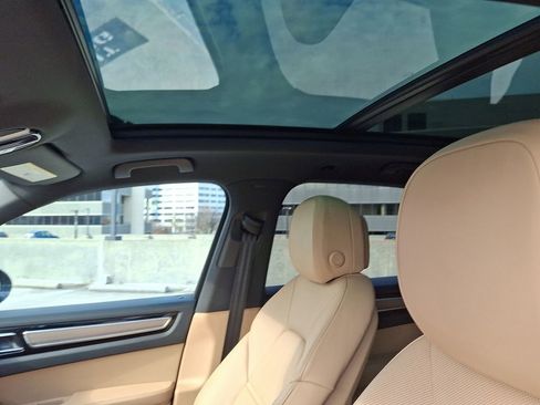 Used 2023 Porsche Cayenne S image 16