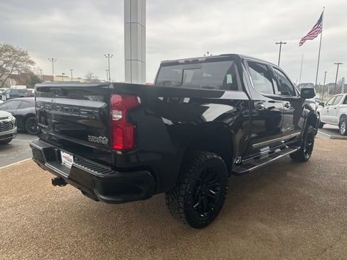 New 2026 Chevrolet Silverado 1500 High Country w/ LPO, Dark Essentials Package image 3