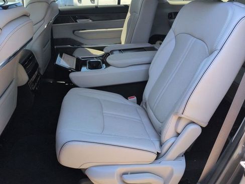 Used 2023 Jeep Grand Wagoneer L Series II w/ Premium Group II AWD/4WD image 22