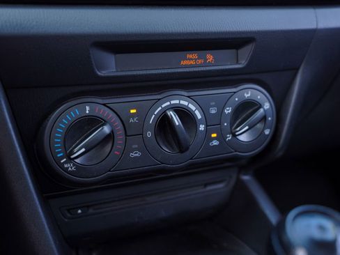 Used 2014 MAZDA MAZDA3 i Sport image 20