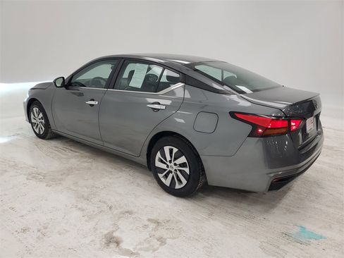 Used 2023 Nissan Altima 2.5 S image 5