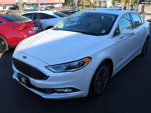 Used 2017 Ford Fusion Platinum FWD image 4