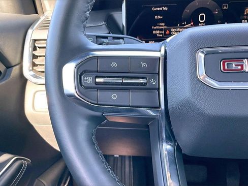 Certified 2025 GMC Acadia Elevation image 10