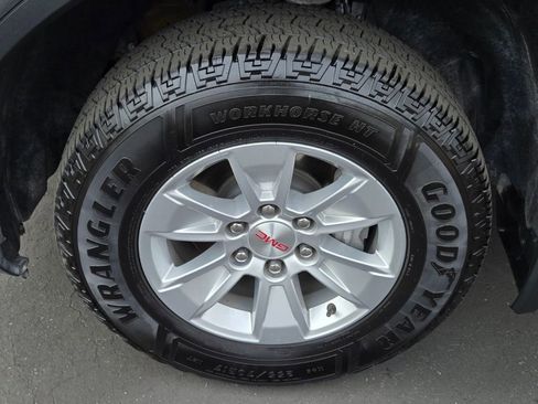 Used 2024 GMC Sierra 1500 SLE image 9