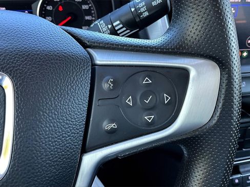 Used 2022 GMC Terrain SLE image 19