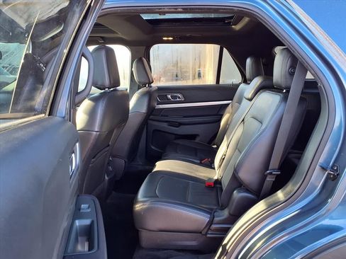 Certified 2018 Ford Explorer XLT w/ Equipment Group 202A image 10