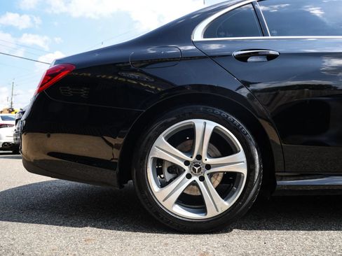 Used 2019 Mercedes-Benz E 300 4MATIC image 9