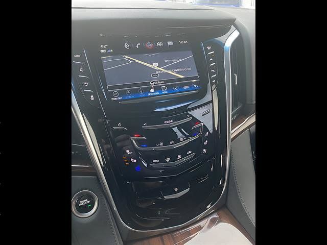 Used 2019 Cadillac Escalade Premium Luxury AWD/4WD image 13