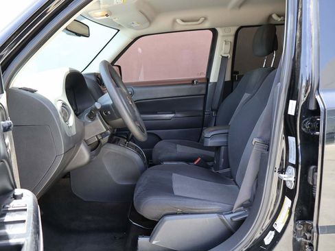 Used 2017 Jeep Patriot Sport w/ Power Value Group FWD image 9