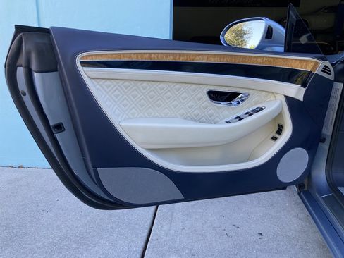 Used 2020 Bentley Continental GT image 30