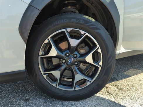 Used 2019 Subaru Crosstrek 2.0i w/ Eyesight System image 37