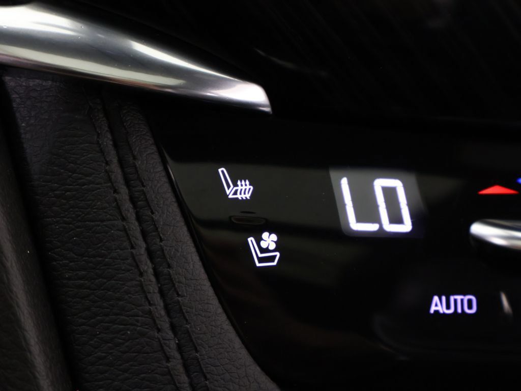 Used 2023 Cadillac XT6 Premium Luxury AWD/4WD image 61