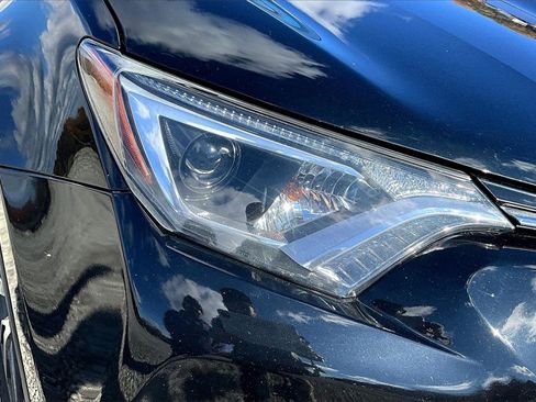 Used 2018 Toyota RAV4 XLE image 25