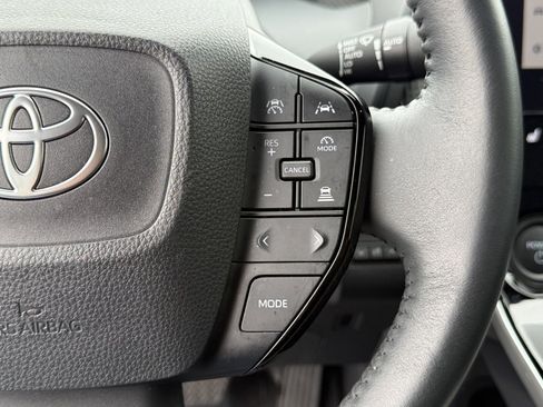 Used 2024 Toyota bZ4X XLE image 21