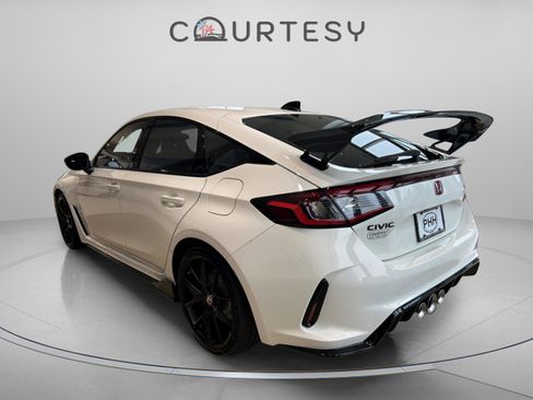 Used 2025 Honda Civic Type R image 4