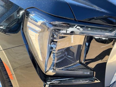 Used 2024 GMC Yukon Denali image 27