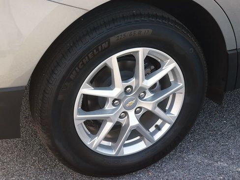 Used 2023 Chevrolet Equinox LT FWD image 8