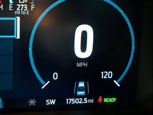 Used 2023 Ford F150 Lariat image 31