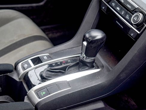 Used 2019 Honda Civic EX image 9