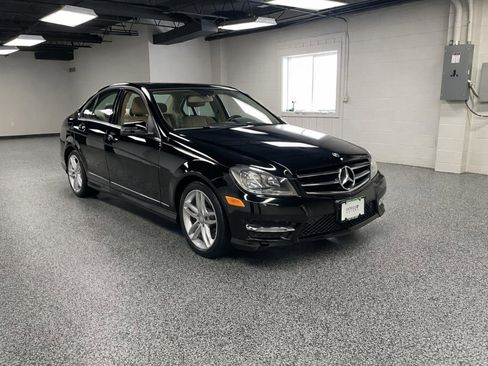 Used 2013 Mercedes-Benz C 300 4MATIC Sedan image 3