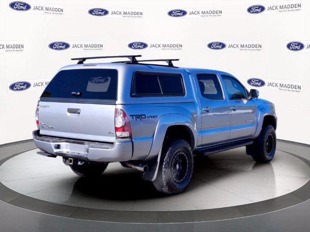 Used 2015 Toyota Tacoma 4x4 Double Cab w/ TRD Sport Package image 5
