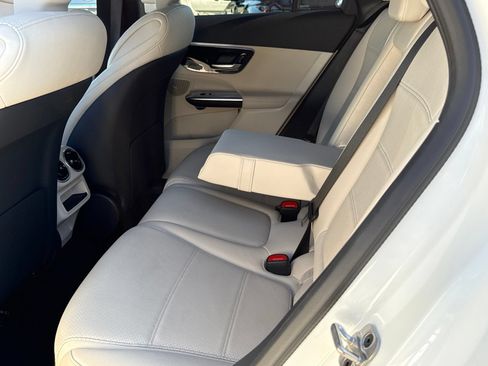 Used 2026 Mercedes-Benz GLC 300 image 41