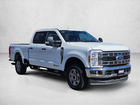 Used 2025 Ford F250 XLT image 3