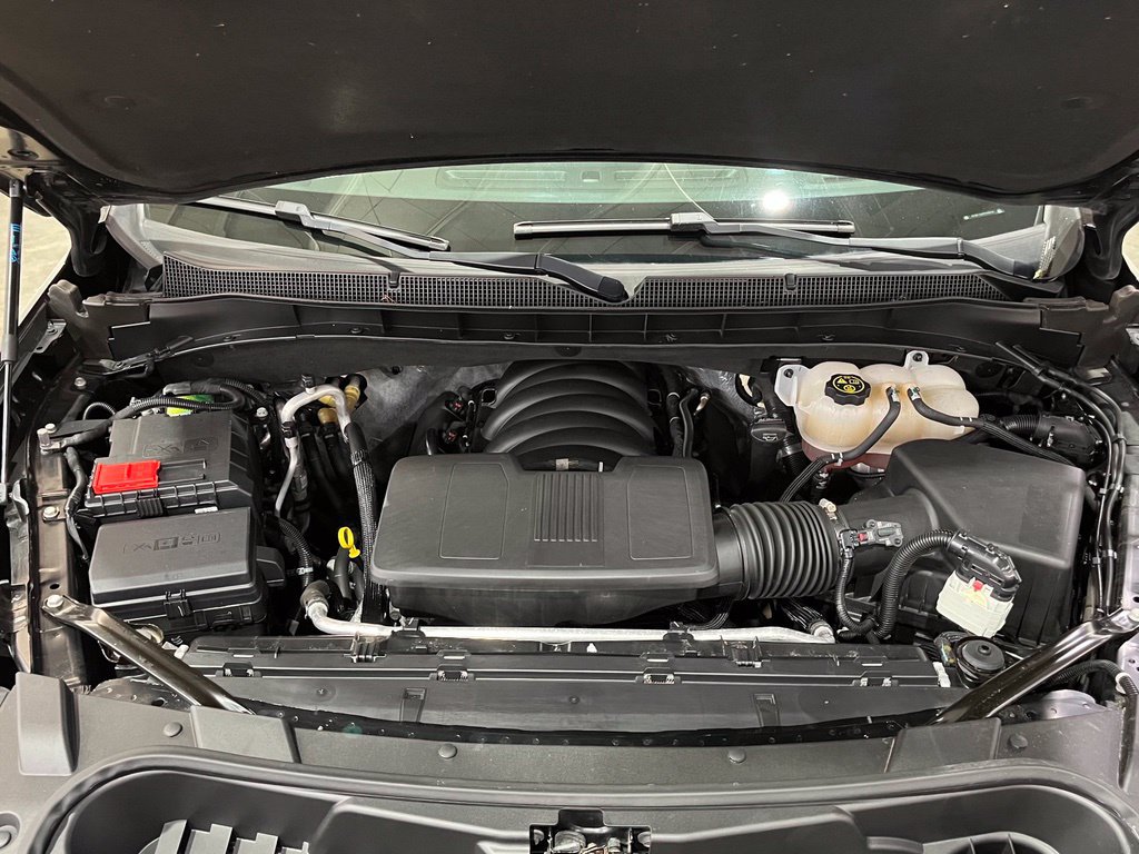 Used 2023 Chevrolet Suburban Premier AWD/4WD image 6