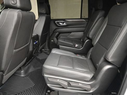 Used 2023 Chevrolet Suburban Z71 w/ Luxury Package AWD/4WD image 21