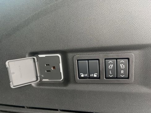 New 2026 GMC Yukon XL Denali image 11