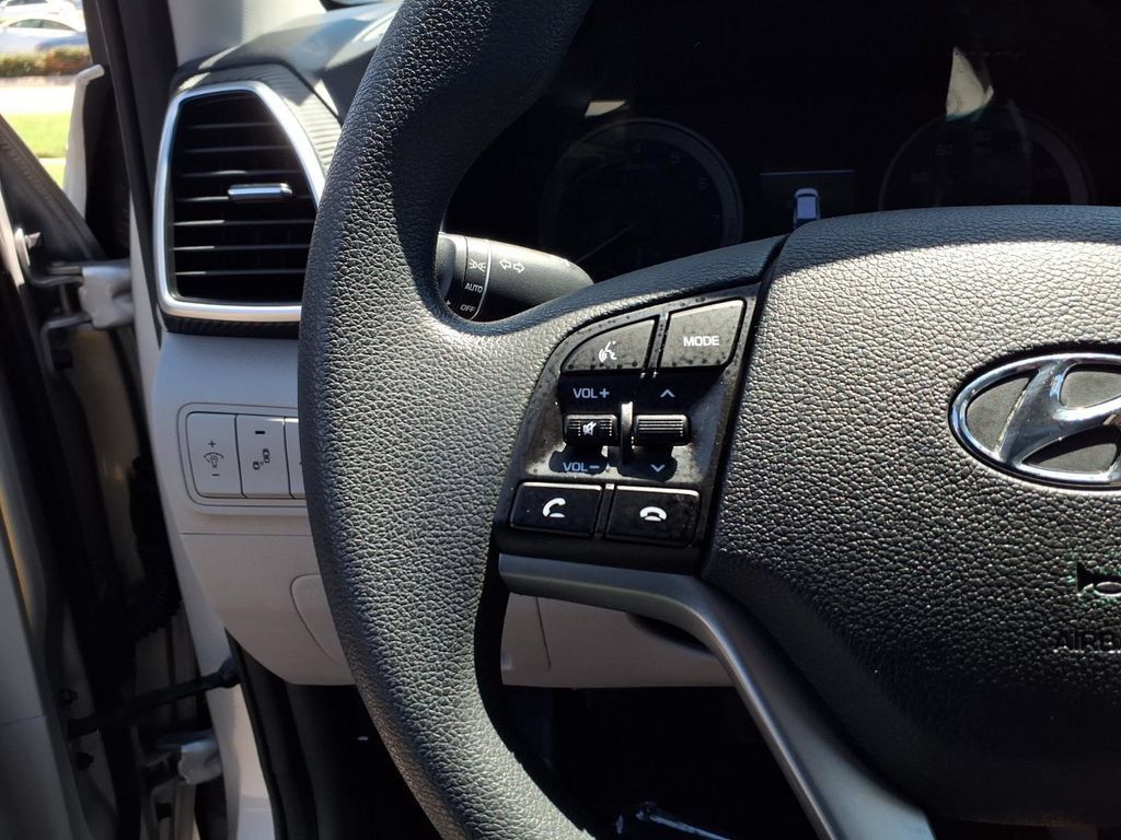 Used 2020 Hyundai Tucson Value FWD image 16