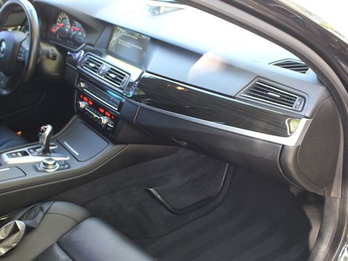 Used 2013 BMW M5 image 22