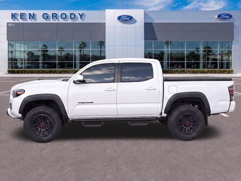 Used 2022 Toyota Tacoma TRD Pro AWD/4WD image 7