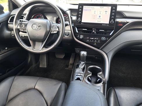 Used 2024 Toyota Camry XSE FWD image 9