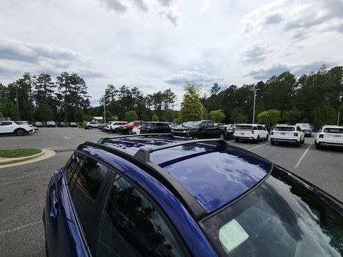 Used 2023 Toyota Corolla Cross AWD Hybrid image 19