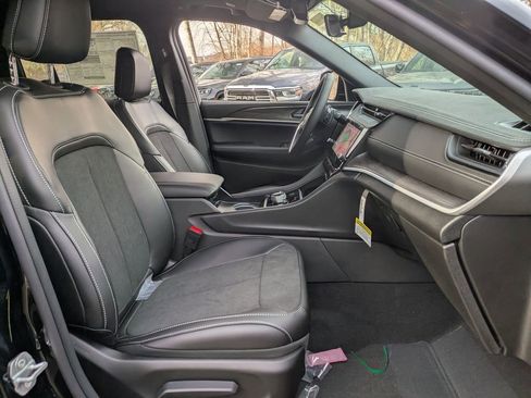 New 2026 Jeep Grand Cherokee Altitude image 31