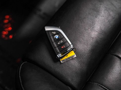 Used 2018 BMW X5 M image 63