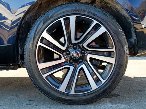 Used 2023 Land Rover Range Rover SE image 12