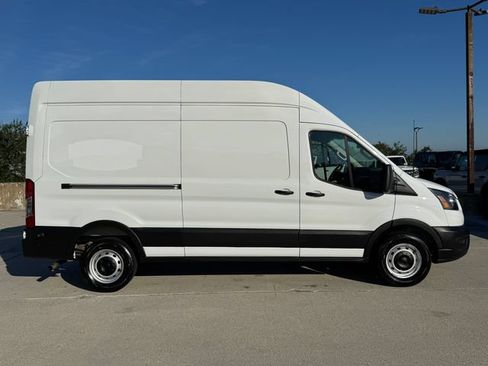 Used 2025 Ford Transit 250 148 High Roof RWD image 4