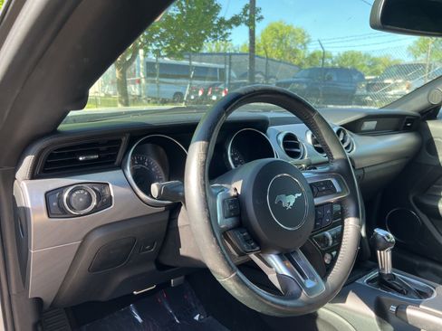 Used 2019 Ford Mustang GT Premium RWD image 11